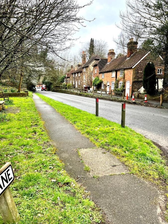 4 St Richard'S Cottages Fittleworth Buitenkant foto